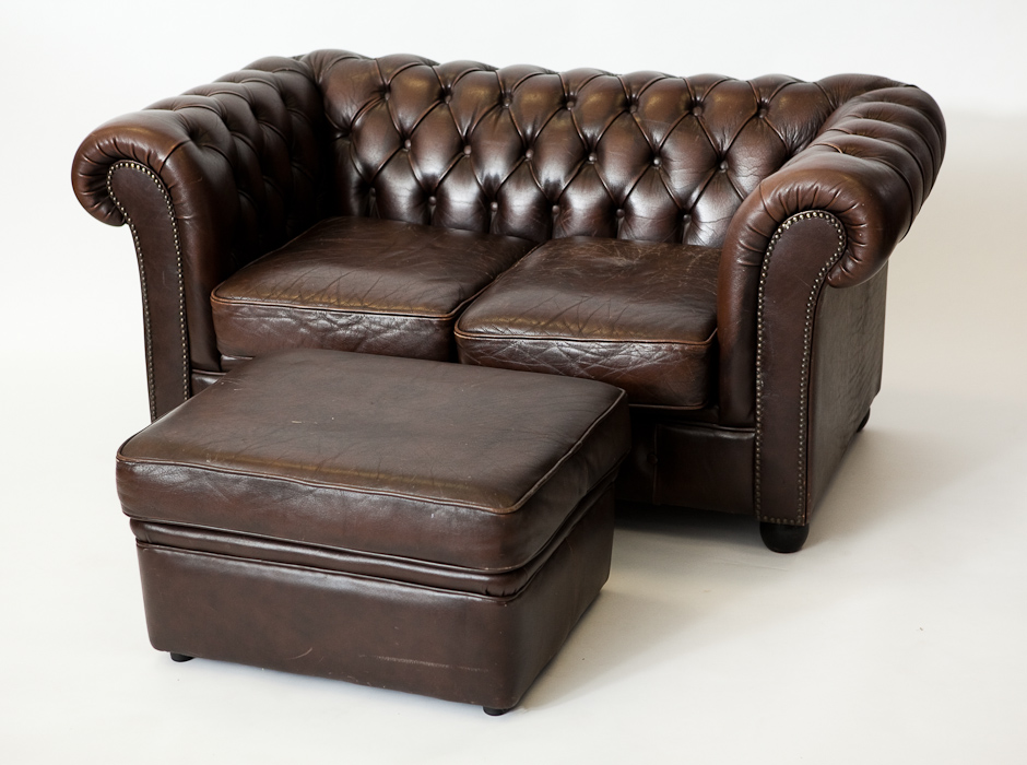 MODERN CHESTERFIELD TAN LEATHER BUTTON BACK SETTEE 150cm long