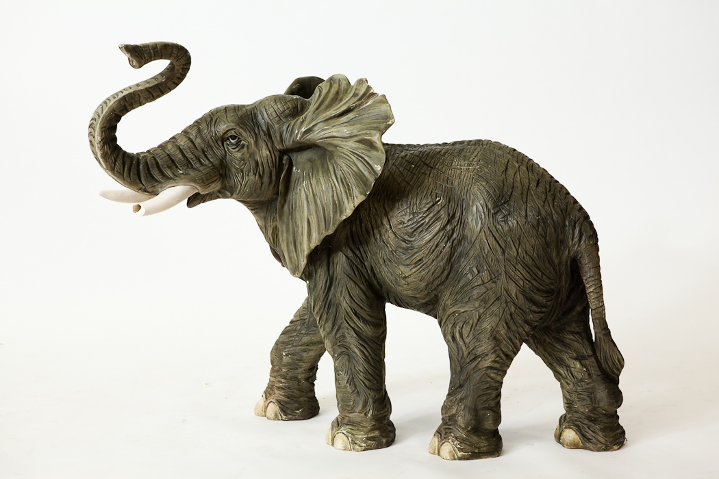 MODERN RESIN GARDEN MODEL OF AN ELEPHANT 80cm high