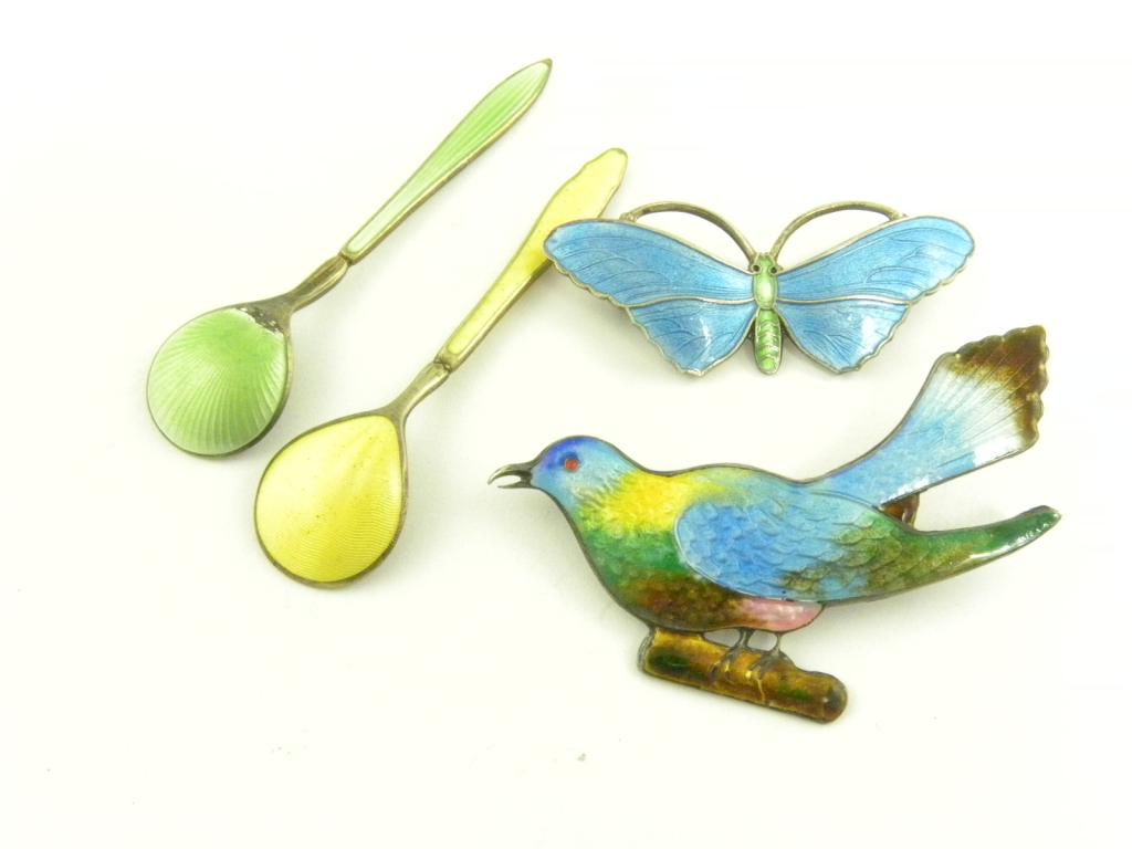 A SILVER AND GUILLOCHE ENAMEL BIRD BROOCH, A SIMILAR BUTTERFLY BROOCH, MAKER JA&S IN A LOZENGE AND