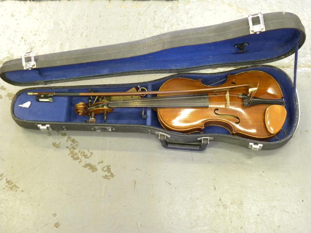 A CHILD`S VIOLIN AND BOW