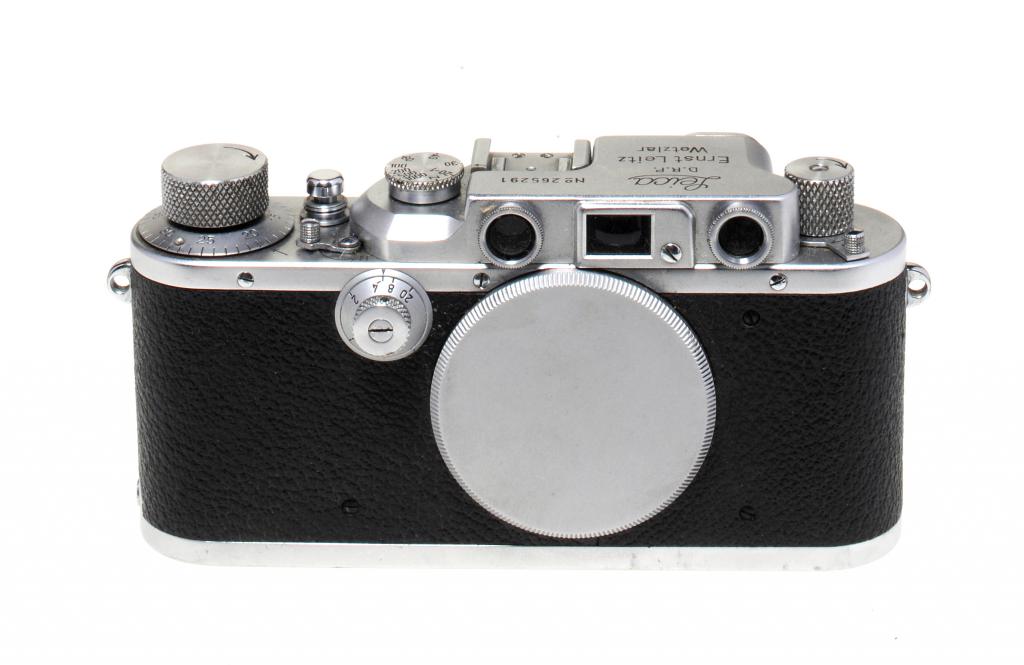 A LEICA IIIb CAMERA Serial No 265291 ++In good average condition, the shutter working satisfactorily
