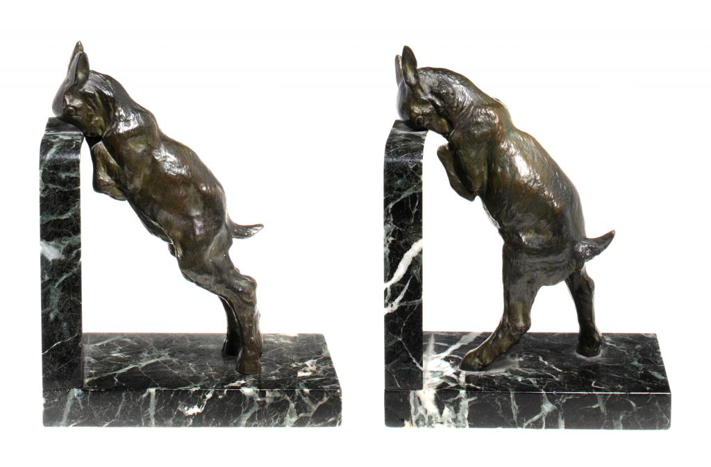 A PAIR OF FRENCH ART DECO MARMO VERDE ANTICO AND BRONZE CHAMOIS CALF BOOKENDS 23cm h, c1930 ++In