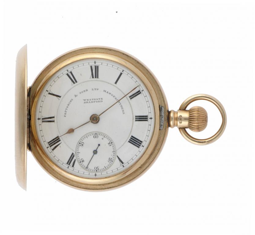 A 9CT GOLD KEYLESS LEVER HUNTING CASED WATCH,  AMERICAN WALTHAM WATCH CO   with jewelled nickel