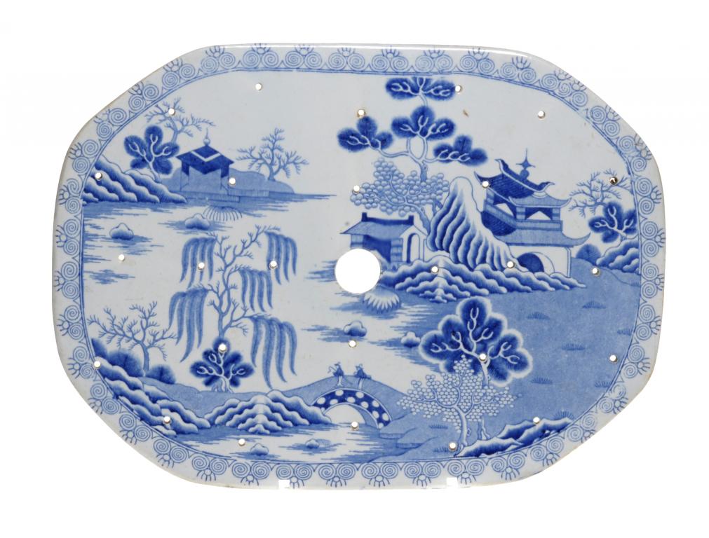 A MASON`S BLUE AND WHITE IRONSTONE DRAINER in the Blue Chinese Landscape pattern, 35.5cm w, c1820 In