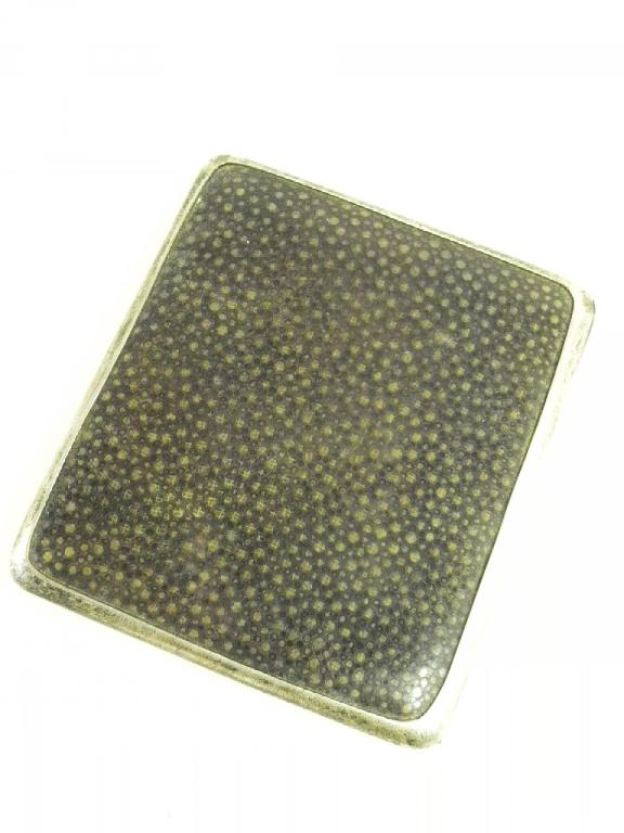 AN ASPREY & CO PATENT SILVER AND SHAGREEN CIGARETTE CASE, LONDON 1926, 5OZS