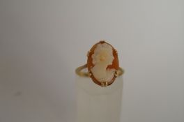 A shell cameo ring, finger size L