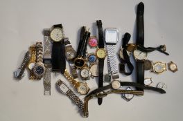 A collection of gentleman's watches, various brands, including Casio, Everite, Pulsar and Excalibur