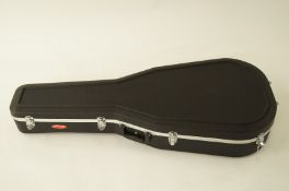 Stagg hard guitar case and accessories