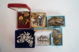 A good collection of various costume jewellery including lockets etc