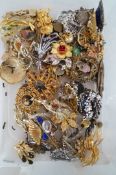 A large quantity of good quality costume jewellery brooches