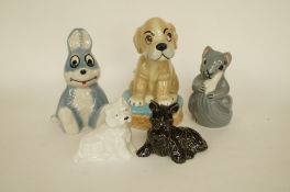 A wade "Bengo" monkey box, two collectors fair dogs and two other Wade items