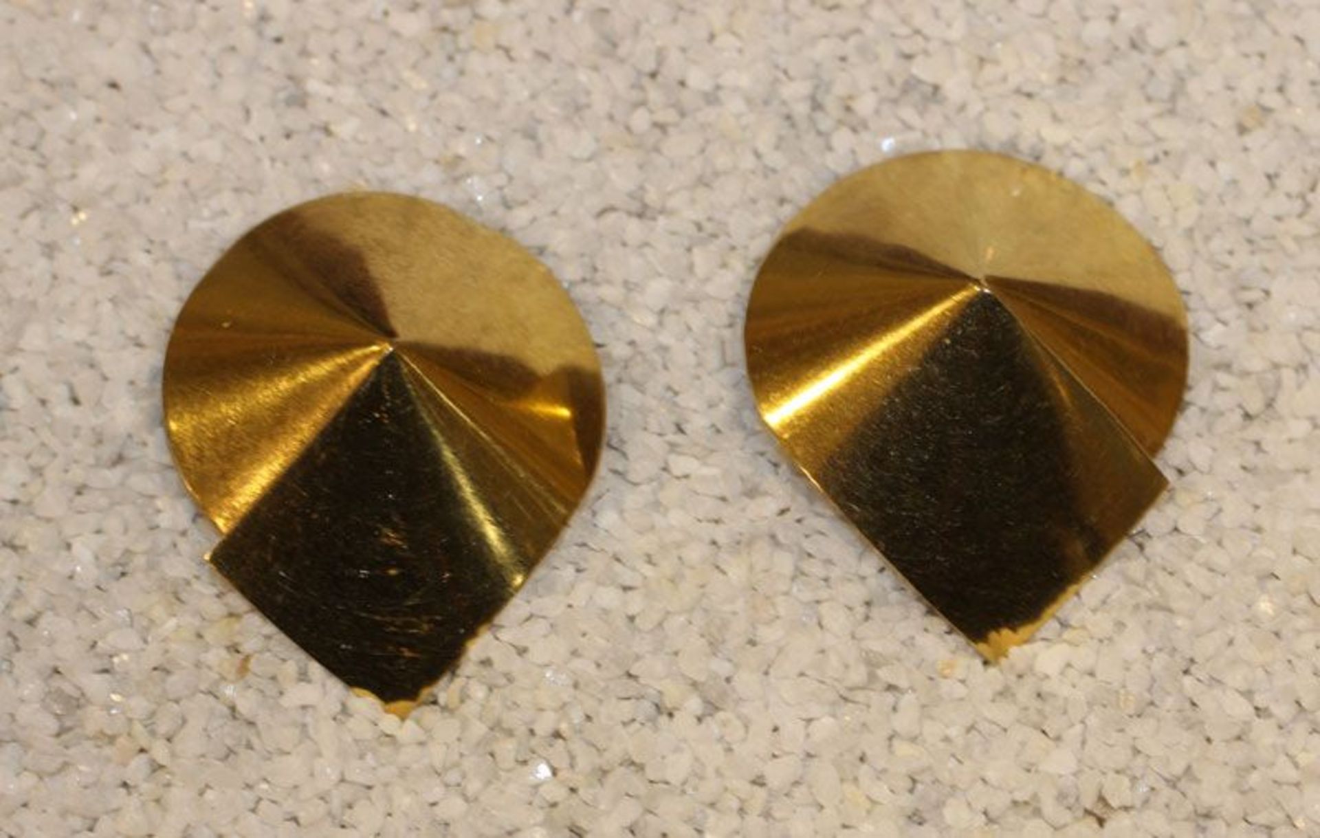 Paar 18 k Gelbgold Ohrstecker in ausgefallener Form, 18,4 gr.    Mindestpreis: 440