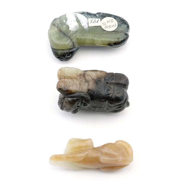 Three Jade Animal Carvings The group comprises a recumbent dog, a recumbent lion and a recumbent - Image 2 of 5