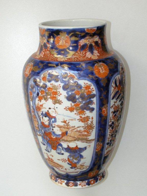 An Imari vase