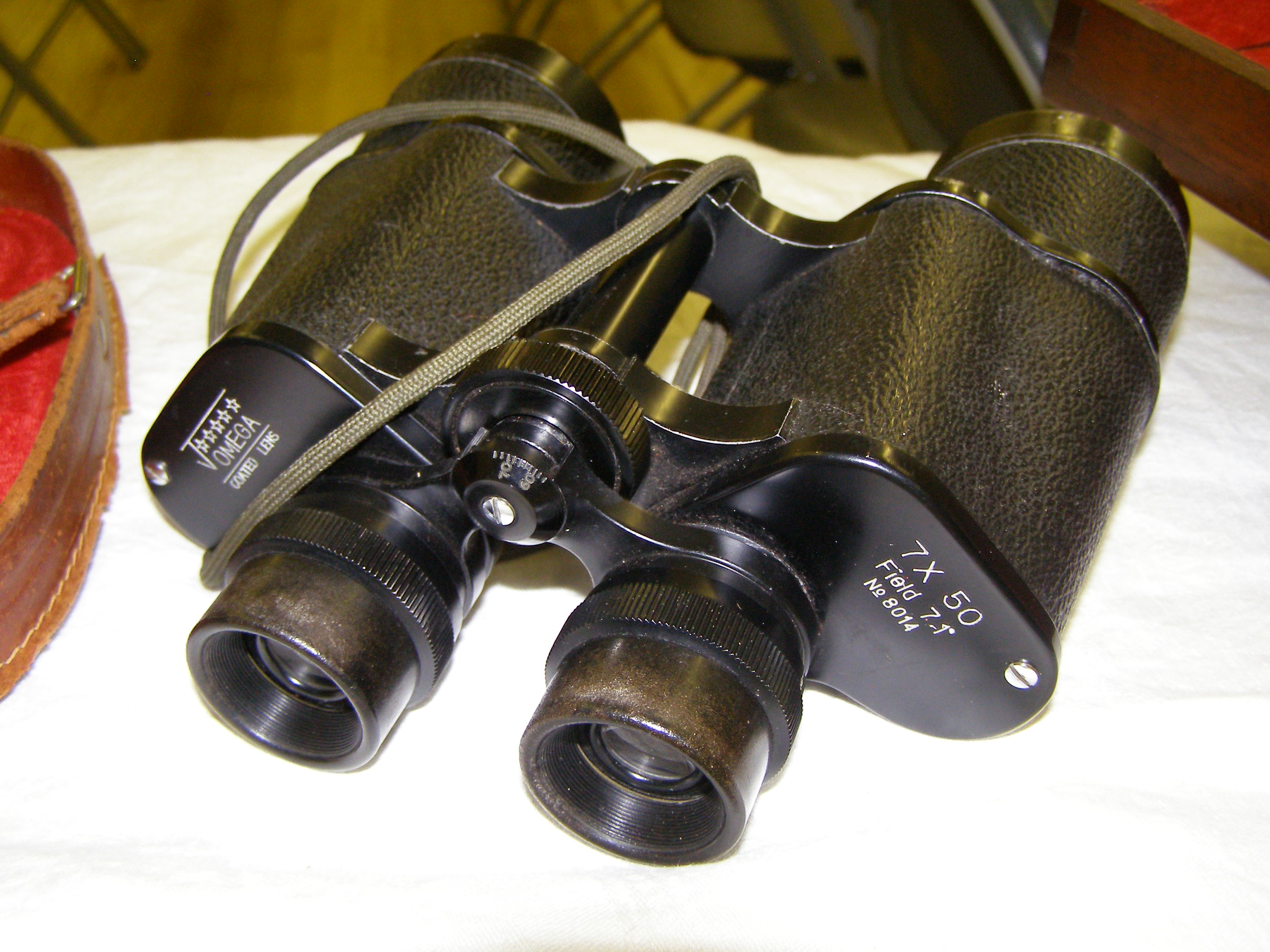 A pair of late 19th/early 20thC binoculars