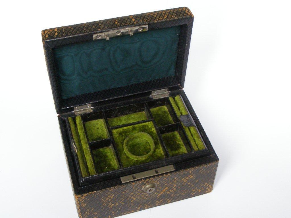 A Victorian leather jewellery box