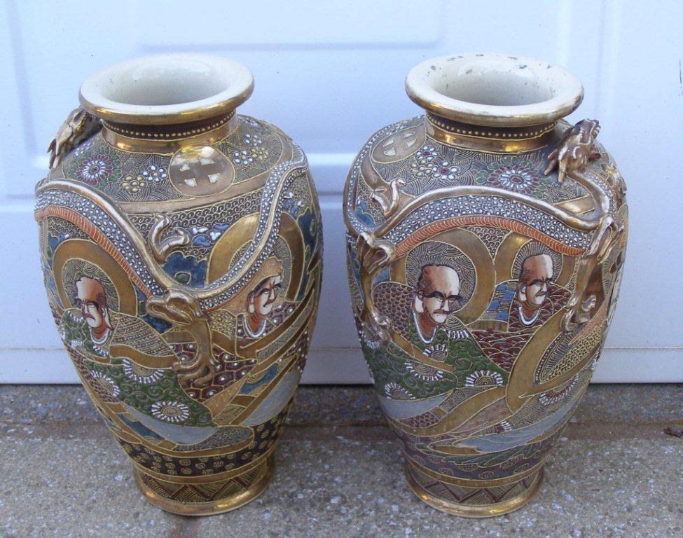 A pair of Japanese Satsuma vases ? 12?