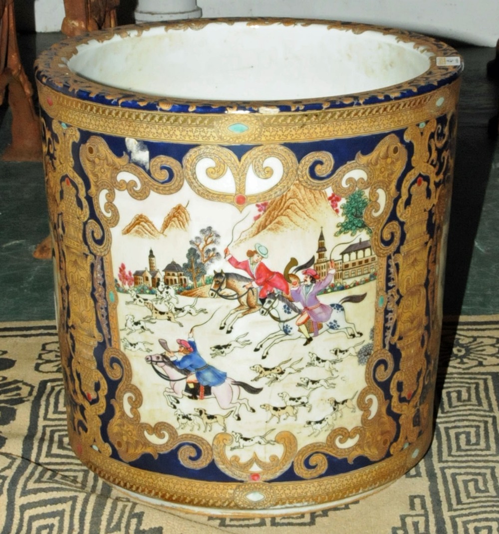 A large porcelain jardiniere, decorated with a huntsman and hounds.  Height 14.5 ins. - Image 4 of 7