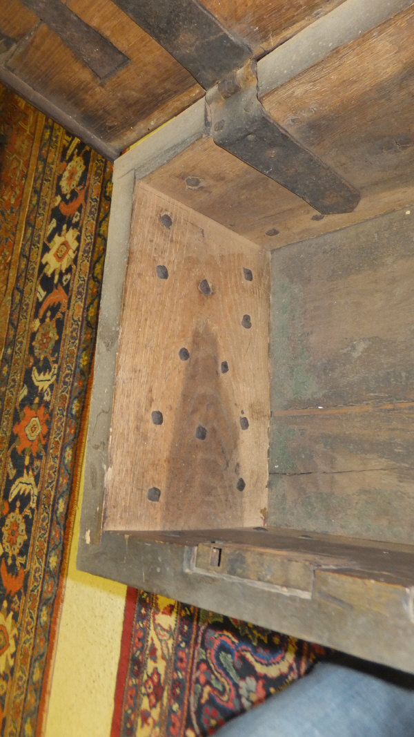 An oak strong box with iron embellishments and fixed iron handles, heavy padlock and key,80 cm x - Image 20 of 20