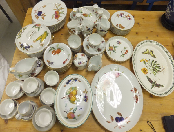 A collection of Royal Worcester "Evesham / Evesham Vale" pattern dinner and tea wares, to include