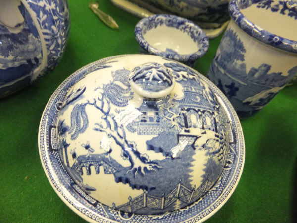 A 19th Century blue transfer decorated tureen depicting "British Scenery", a Spode's "Italian" - Image 7 of 7