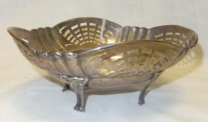 An early 20th Century silver pierced footed bowl (Sheffield 1917?)