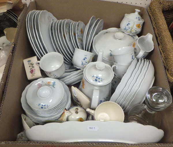 A box containing a Continental porcelain part dinner service, together with other miscellaneous