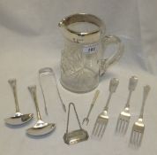 A pair of mid 20th Century silver sauce ladles (Sheffield 1957), together with three various table
