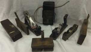 A box of assorted planes to include examples by Paramo, Stanley and other assorted wooden planes,