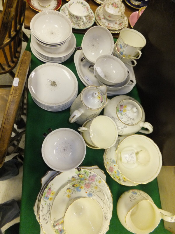 A collection of Royal Doulton "Morning Star" pattern dinner wares, together with a collection of