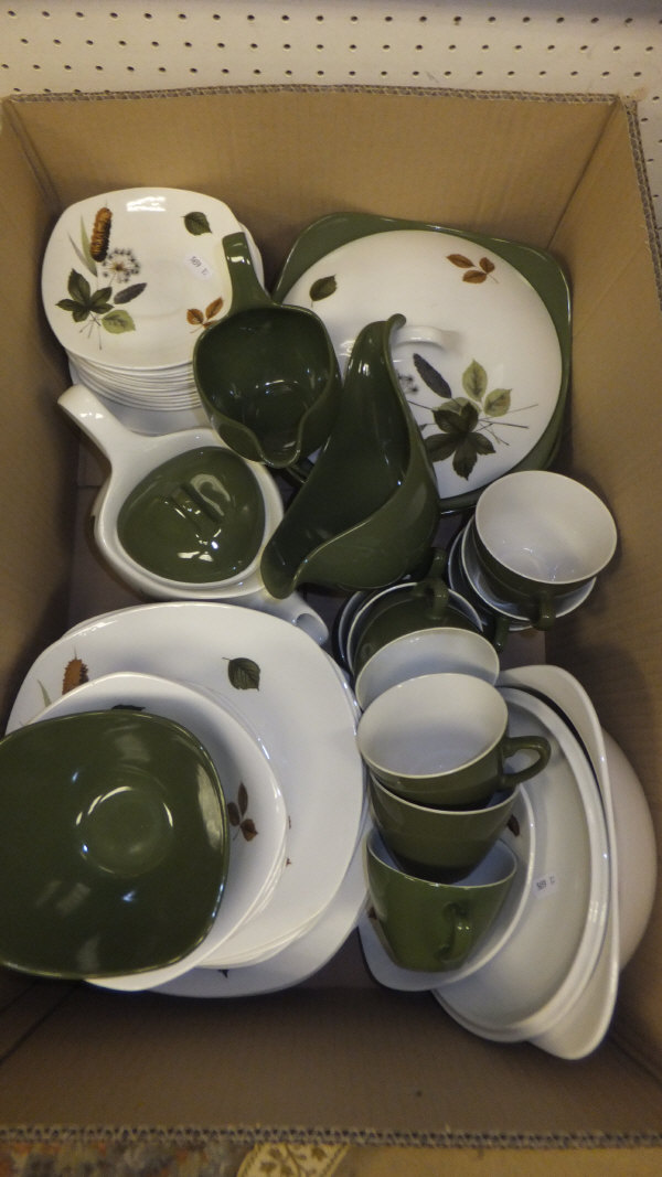 A box containing a Midwinter "Riverside" pattern fashion shape dinner / tea service