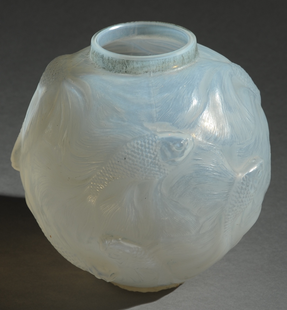 A LALIQUE 'FORMOSE' NO.934 OPALESCENT GLASS VASE c.1924, of spherical form, moulded in relief with