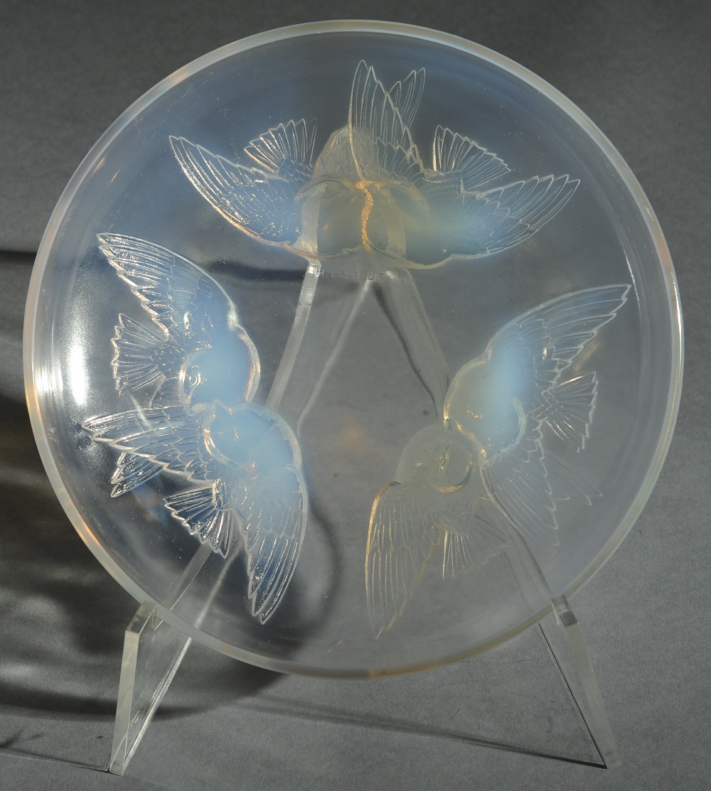 A LALIQUE 'NONNETTES' NO.398 OPALESCENT GLASS SHALLOW BOWL, of circular outline moulded with three