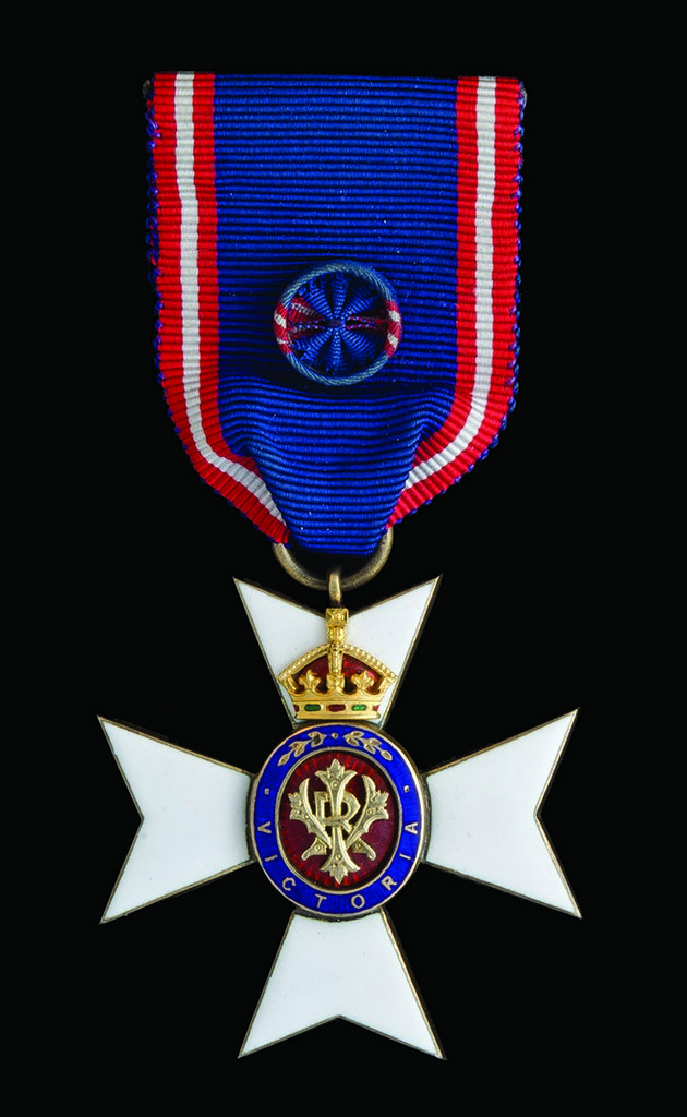 *The Royal Victorian Order, Honorary Fourth class breast badge (M.V.O.), by Collingwood, reverse
