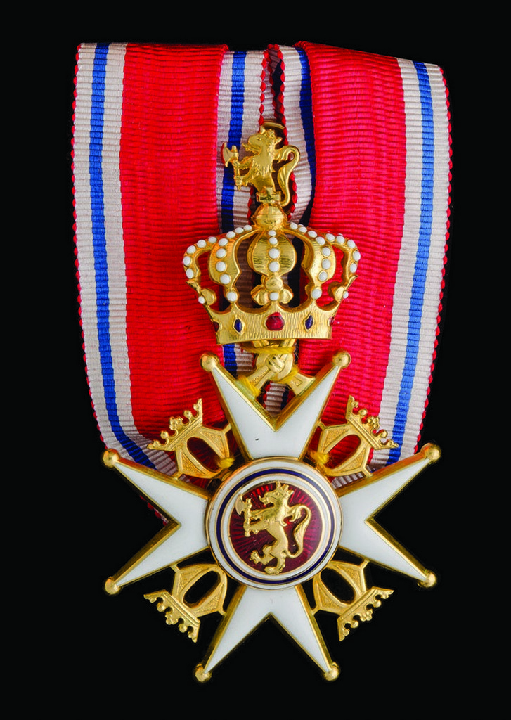 Norway, Order of St Olav, type 2, Knight?s breast badge, by Tostrup, Oslo, in gold and enamels,