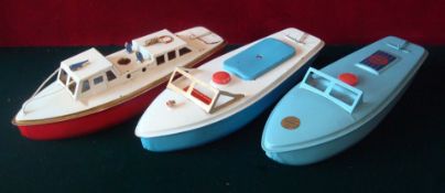 Three Sutcliffe Tinplate Boats: To include Sutcliffe Comet tinplate clockwork Speedboat - power blue