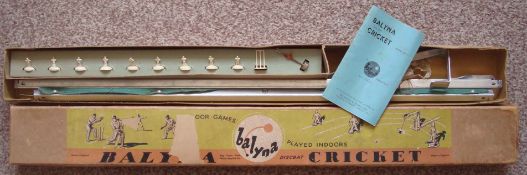 1950s Balyna Discbat Table Top Cricket Game Complete & Rules Booklet: Endorsed by Denis Compton