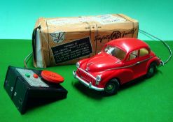 Victory Models 1/20th Scale Battery Operated Morris Minor Saloon: Scarce red, registration MM195,