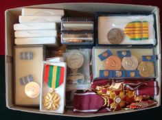 Great Selection of European / World Medals: To consist of Russian, East German, United States and