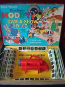Chad Valley Noddy Give A Show Projector: Featuring 112 Colour slides giving 16 complete shows in