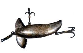 LURE: A rare Farlow Comet metal lure 3? body m fine stamped Chas Farlow & Co 191 Strand London red