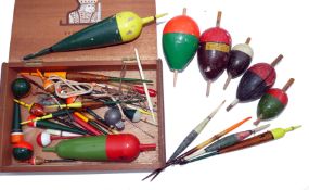 FLOATS: Collection of mixed coarse fishing floats incl. a Fishing Gazette Float with original