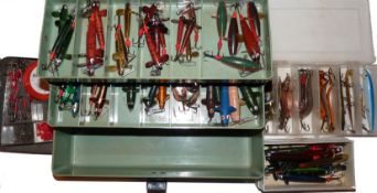 ACCESSORIES: Cantilever tackle containing a large selection of assorted lures includes Devon