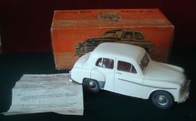 Victory Models 1/18th scale Plastic Hillman Minx: Battery operated example is white with red