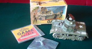 Gama No.713 tinplate clockwork Tank: Military green with Star motif and tin printing to deck,