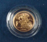 1985 Proof Half Gold Sovereign Coin: Having George and the Dragon to front Weighs 3.99 grams and