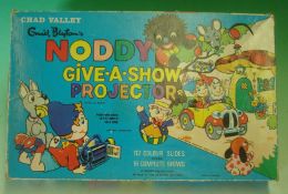 Chad Valley Noddy Give a Show Projector: Plastic Projector with 112 Colour Slides, 16 Complete Shows