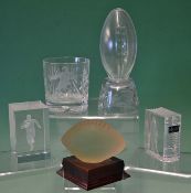 Collection of rugby related glassware - to include a cut glass whiskey tumbler, 2x paperweights
