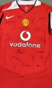 2006 Signed Manchester United Replica Football Jersey signed by Brown, Evr, Fletcher, Giggs,