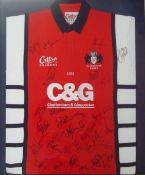2005/06 Gloucester Rugby Club Official Team Signed Shirt â€“ official sponsors Cheltenham and